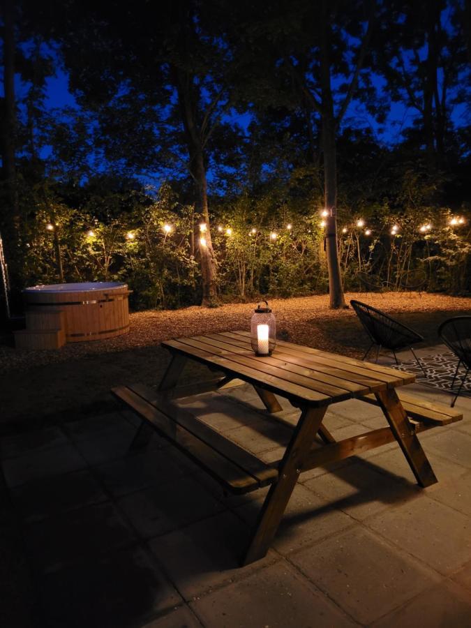 Retro Chic Wellness Met Hottub & Sauna Ewijk Bagian luar foto